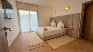 Cama o camas de una habitación en Villa Louisa, style remarquable & Piscine privée 23 fotos más