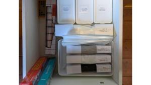 Postel nebo postele na pokoji v ubytování 伊豆の高台に佇むログハウスの貸別荘 #一棟貸切 #グループや家族旅行におすすめ #広々リビング #BBQグリル付 #満点の星空 #大室山を眺める #桜並木通り近く #伊東市 #伊豆高原 #kazamichi + 38 fotografií