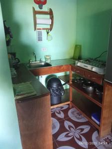 Dapur atau dapur kecil di Beach & forest scape