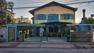 Το κτήριο όπου στεγάζεται  το ξενοδοχείο διαμερισμάτων