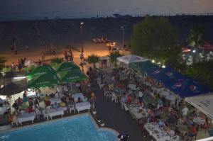 Bazén v ubytování Hotel Oaz nebo v jeho okolí