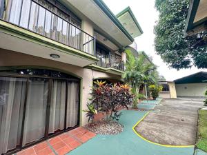 Το κτήριο όπου στεγάζεται  η παραθεριστική κατοικία +13 φωτογραφίες