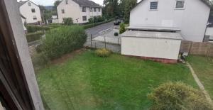 - une vue depuis la fenêtre de la cour dans l'établissement Top Komfort Apartment, 3 Zimmer inkl privater Küche und Bad WC, Erdgeschoss, inkl Frühstück und Getränke, Free WiFi, Parkplatz, Smart TV, Top Lage in Kassel, so Privat wie zu Hause, à Cassel