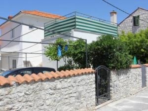 Budova, kde se apartmán nachází + 4 fotografie