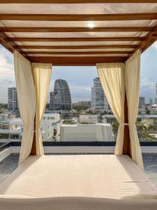 Μπαλκόνι ή βεράντα στο Luxury Retreat in Puerto Cancun with Rooftop Pool