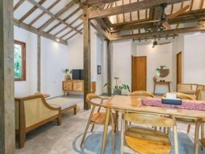 Χώρος καθιστικού στο Singgah di Ubud 1