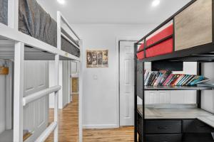 Perpustakaan di rumah percutian