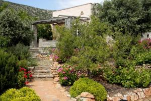 Gallery image of To The Garden in Aliki
