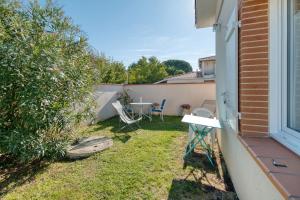 Κήπος έξω από το Gite Studio Le Colibri