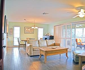 TV a/nebo společenská místnost v ubytování Holiday House 4