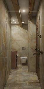 baño con aseo y puerta de cristal en Hotel Riva, en Venecia