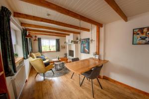 Ruang duduk di B&B Oud-Zilven +21 gambar