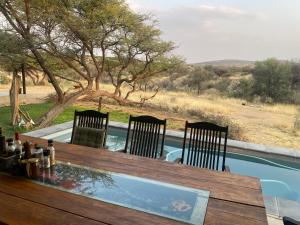 Bazén v ubytování Savanna hills Private Camp nebo v jeho okolí