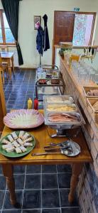 Comida en la casa de huéspedes o alrededores