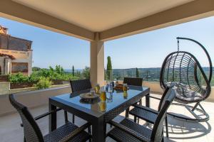 Balkón nebo terasa v ubytování Mystique Villa by Vintage Travel