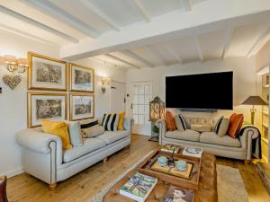 Χώρος καθιστικού στο 2 Bed in Normanby 78054