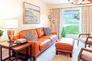 Χώρος καθιστικού στο Hot Tub Hideaway for pets and family