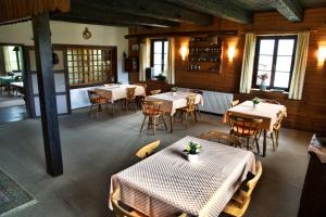 an overhead view of a restaurant with tables and chairs at Ferienhaus Birkenhof in Afritz