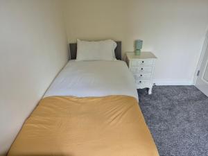 Postel nebo postele na pokoji v ubytování private room with a showerroom to your own + 3 fotografie