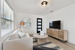 TV a/nebo společenská místnost v ubytování Treasure Island Escape