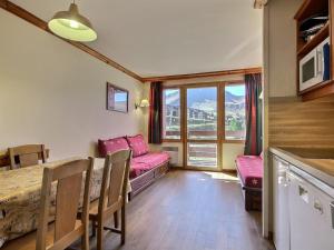 Χώρος καθιστικού στο Studio cabine PMR avec balcon, au pied des pistes et proche commerces - La Plagne Soleil - FR-1-455-124
