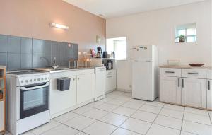 Kuchyň nebo kuchyňský kout v ubytování Maison Entre Terre Et Mer