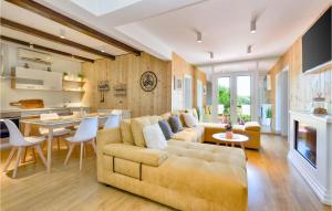 Χώρος καθιστικού στο Pet Friendly Home In Mrzlo Polje