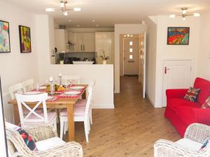 Η κουζίνα ή μικρή κουζίνα στο 3 Bed in Camber BT028