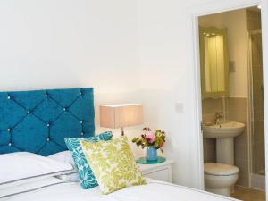 Ένα ή περισσότερα κρεβάτια σε δωμάτιο στο 3 Bed in Camber BT028