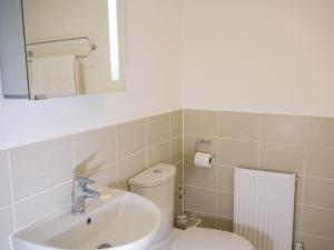 Ένα μπάνιο στο 3 Bed in Camber BT028 +11 φωτογραφίες