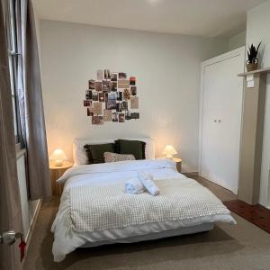 Katil atau katil-katil dalam bilik di Leaf room - Down to the green home stay