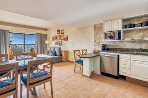 Kuchyň nebo kuchyňský kout v ubytování Fiesta Americana Cancun Villas + 121 fotografií
