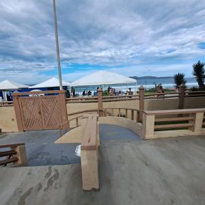 a skate park with a ramp and a skateboard ramp at Casa com saída p/ praia do Peró Cabo Frio in Peró