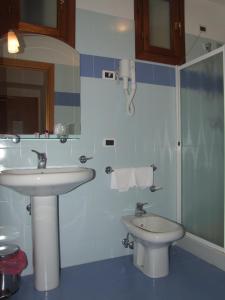 Vonios kambarys apgyvendinimo įstaigoje Domus Ciliota