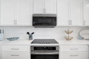 Nhà bếp/bếp nhỏ tại Phoenix IX 307 condo