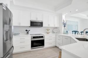 Nhà bếp/bếp nhỏ tại Phoenix IX 307 condo