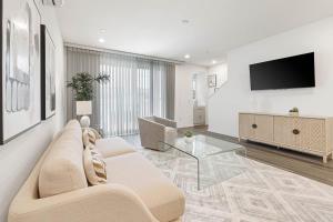 Gallery image of Modern Townhouse Near Disneyland & OC Beaches in Covina +28 photos