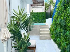 Zahrada ubytování Ocean Park 3BD 2BA Pool Walk to beach -Portocafe