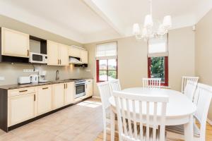 Η κουζίνα ή μικρή κουζίνα στο Vabaduse Apartments
