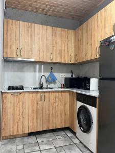 Una cocina o cocineta en guest house Sun Ray