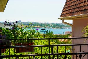 A balcony or terrace at Guest House Bashnya