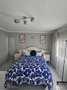 Una cama o camas en una habitación de Peace at 68