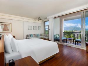 A general mountain view or a mountain view taken from az üdülőtelepeket