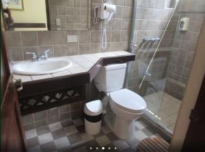 Ένα μπάνιο στο Patchaya Inn +26 φωτογραφίες