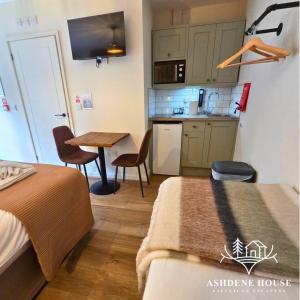 Dapur atau dapur kecil di The Distinguished Squirrel - Room 4 - New Forest