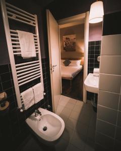 Ένα μπάνιο στο holidays rooms Fazio