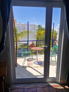 Balkón nebo terasa v ubytování Casa Corazón Beachfront private room & terrace!