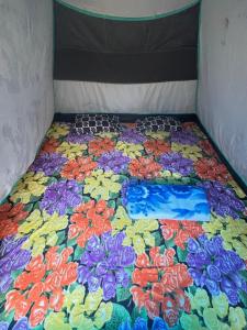 Una cama o camas en una habitación de Joel Adventure & camp