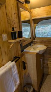 Η κουζίνα ή μικρή κουζίνα στο Le LODGE DE JULES