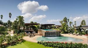 Bazén v ubytování Maira Serai nebo v jeho okolí